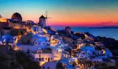 Santorini, Hy Lạp - Một trong những hòn đảo đẹp nhất thế giới.