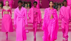 Valentino Thu Đông 2022 - Chỉ cần 1 sắc hồng nói lên đẳng cấp