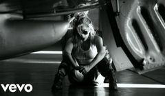 Lady Gaga xuất hiện cực ‘ngầu’ MV "Hold My Hand" - Top Gun: Maverick