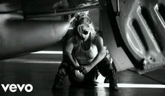 Lady Gaga xuất hiện cực ‘ngầu’ MV "Hold My Hand" - Top Gun: Maverick