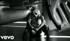 Lady Gaga xuất hiện cực ‘ngầu’ MV "Hold My Hand" - Top Gun: Maverick