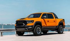 Đối thủ của Ford F-150 Raptor, RAM 1500 TRX về Việt Nam với màu sơn lạ