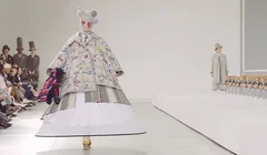 Thom Browne-Fall Winter 2022/2023: Quay về tuổi thơ cùng “Teddy Talk"