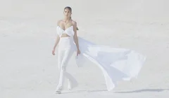 Jacquemus - Fall Winter 2022/2023: Bản giao hưởng trong sắc trắng