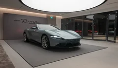 Siêu xe mui trần Roma Spider "50 năm có một" của Ferrari cập bến thị trường Đông Nam Á