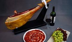 Đùi heo muối Tây Ban Nha đang "làm mưa làm gió" trên cõi mạng, Shark Hưng tuyên bố "của hiếm" mà tràn lan trên thị trường, phân biệt thế nào?