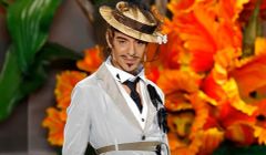 Con đường hồi phục danh tiếng của NTK thiên tài John Galliano