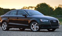 Mẫu xe Audi A3 2025 đổi mới thiết kế với đèn pha tùy chỉnh, Rivian ra mắt xe điện R3 và R3X