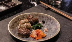 Lòng lợn thành món fine dining ở Hàn Quốc