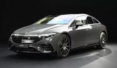 Ra mắt Mercedes-Benz EQS 2025 với thiết kế giống xe xăng hơn, phạm vi di chuyển tăng 82 km