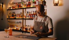 Câu chuyện về ông chủ quầy Bar kiêm người bói bài Tarot Coner Nguyễn