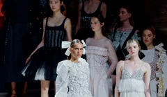 CHANEL FW24 HC: Vẻ đẹp của thời trang cao cấp qua vở Opera tại nhà hát Paris thế kỷ 19