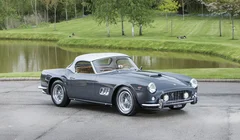 Chiếc Ferrari này bán cho đại gia chịu chơi với giá quy đổi tới 425 tỷ đồng: Chỉ có 56 chiếc, từng chạy trên nhiều đường đua