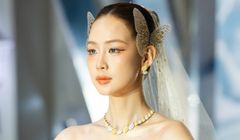 1 NTK Việt "chơi lớn" khi đưa trang sức kim cương hàng chục tỷ đồng vào show diễn, chế tác giới hạn cho mẫu váy cưới "thần tiên"