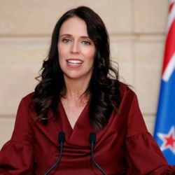 Jacinda Ardern: Từ DJ trở thành nữ thủ tướng trẻ nhất thế giới