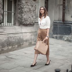 Học các fashionista 5 cách mặc đồ đẹp với quần ống rộng