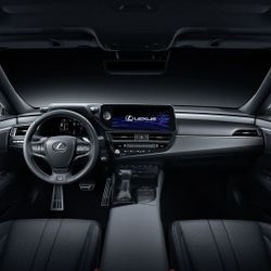 Bộ đôi Lexus ES và GX 2022 ra mắt khách hàng Việt Nam