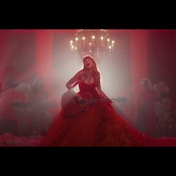 Taylor Swift tiếp tục "đánh úp" khán giả với MV "I Bet You Think About Me"