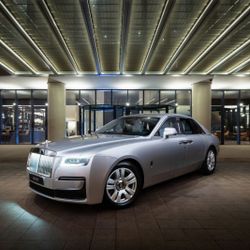 Showroom đầu tiên của Rolls-Royce Motor Cars tại Thành phố Hồ Chí Minh đi vào hoạt động