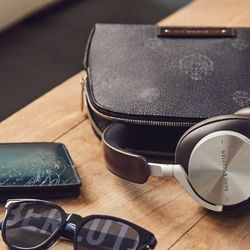 Berluti X Bang & Olufsen: Đưa công nghệ lên một tầm cao mới