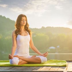 Xây dựng sức khỏe dẻo dai với "10 tư thế yoga dễ dàng" cho người mới bắt đầu