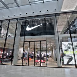 Nike tiếp tục giành thương hiệu có giá trị nhất tại Mỹ