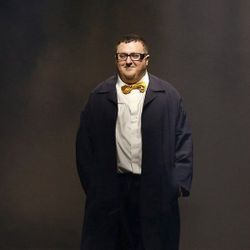 Nhà thiết kế thời trang danh tiếng Alber Elbaz qua đời vì Covid-19