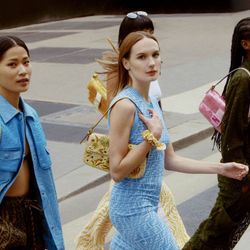 Fendi “nâng cấp” chiếc túi baguette cổ điển cho mùa hè 2021