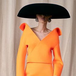 Balenciaga Couture Thu Đông 2021: Màn trở lại ngoạn mục sau hơn 50 năm