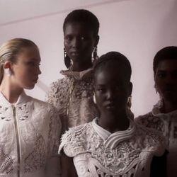 Fendi Couture Thu Đông 2021: Bức tranh khắc hoạ thành Rome