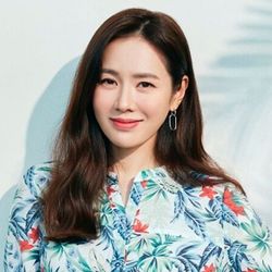 Bí quyết giữ dáng đẹp của “quốc bảo nhan sắc” Son Ye Jin