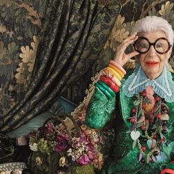 Căn hộ xa hoa và nghệ thuật của biểu tượng thời trang Iris Apfel