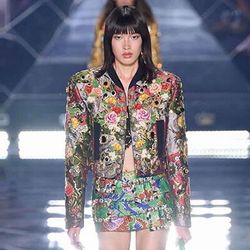 Phương Oanh tự tin sải bước trên sàn diễn Dolce & Gabbana