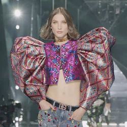 Dolce & Gabbana Xuân Hè 2022 - Sự trở lại của thời trang Y2K