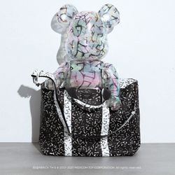 Jimmy Choo hợp tác cùng Eric Haze và Poggy trong BST BE＠RBRICK