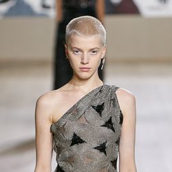 Bạn có dám thử "style make up độc lạ" từ nhà mốt lừng danh Dior?