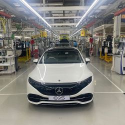 Mercedes-Benz EQS 580 4Matic đầu tiền xuất xưởng tại Ấn Độ