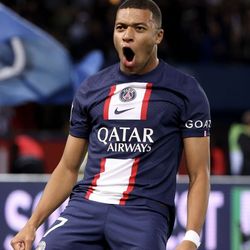 Kylian Mbappé hiện là cầu thủ bóng đá được trả lương cao nhất năm 2022