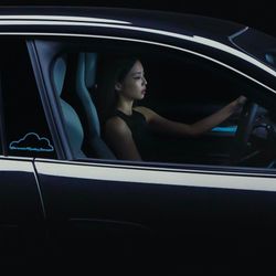 Porsche chế tạo Taycan 4S Cross Turismo đặc biệt cho Jennie Blackpink