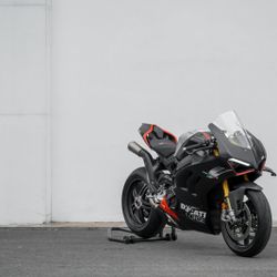 Ducati Panigale V4 SP2 đầu tiên về Việt Nam, giá 1,364 tỷ đồng