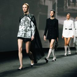 BST CHANEL Xuân/Hè 2023: Cảm hứng vẻ đẹp vượt thời gian