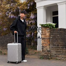 Bộ sưu tập đặc trung của TUMI: Vali 19 degree chất liệu Aluminim