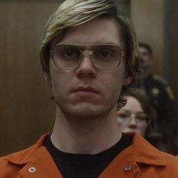 Netflix “đặt hàng" thêm hai phần phim series “Monster” của Ryan Murphy