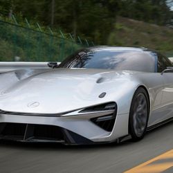 Lexus trình làng siêu xe điện "soán ngôi" LFA