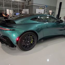 2022 Aston Martin Vantage F1 Edition: Một góc cạnh sắc nét hơn