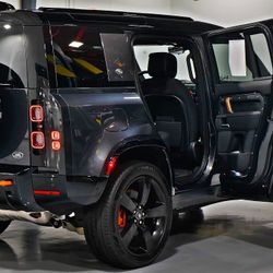 2022 Land Rover Defender X - SUV địa hình sang trọng mạnh mẽ!
