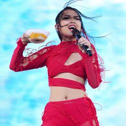 Nhờ màn biểu diễn của rapper 19 tuổi, Thái Lan đề cử xôi xoài vào danh sách di sản UNESCO