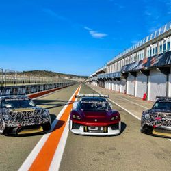 Porsche 718 Cayman GT4 ePerformance tiết lộ tiềm năng của mẫu Mission R