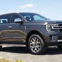 Bản cao cấp nhất Ford Everest Titanium Plus 2.0L Bi-turbo 10AT 4x4