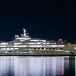 Cận cảnh "siêu du thuyền A+ 450 triệu USD" của tỷ phú Mansour Bin Zayed Al Nahyan